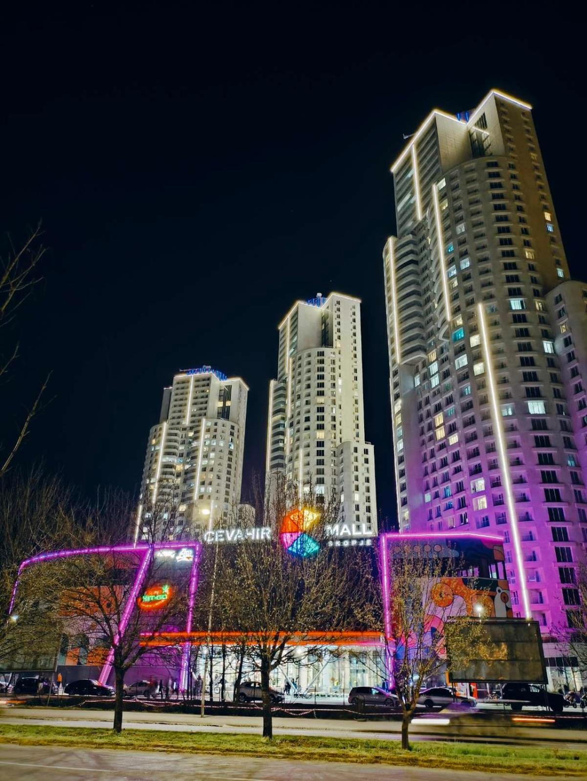 16Th Floor Sky View Condo With Pool And Fitness Skopje Extérieur photo